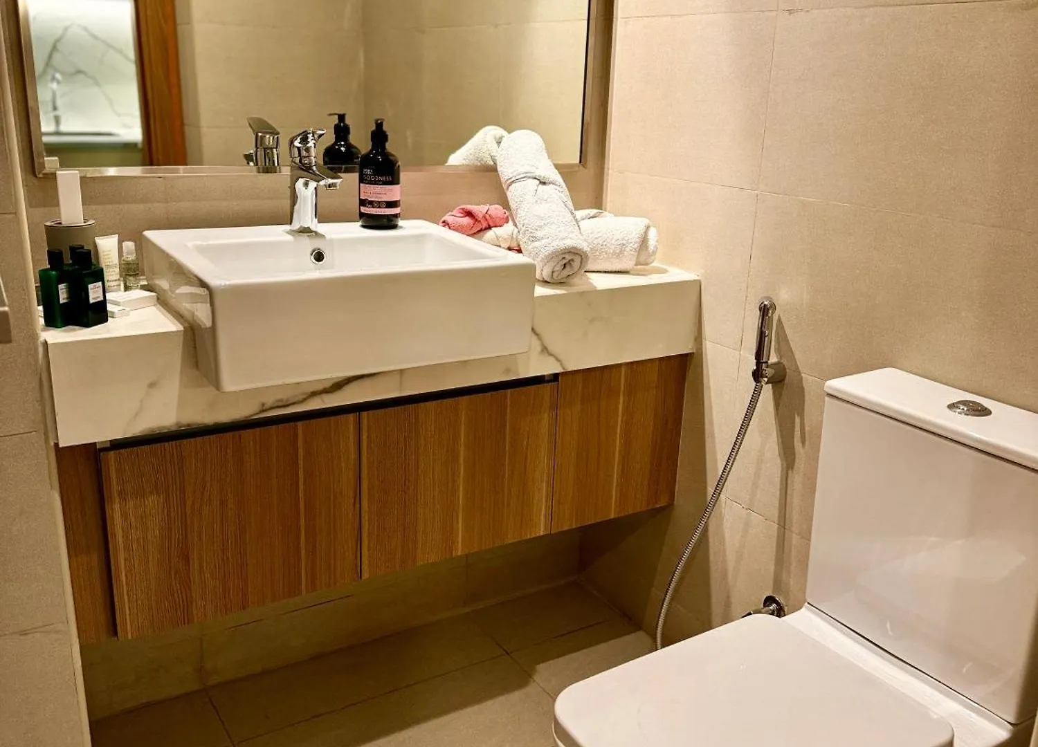 8Min From Downtown Apartment Dubai